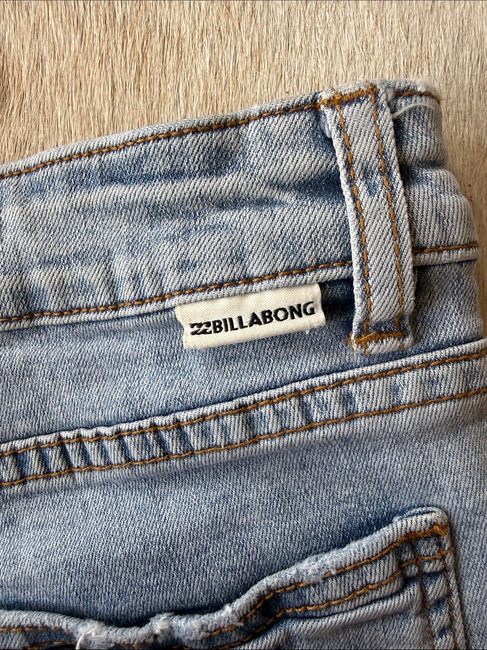 Billabong Lace Up Distressed Denim Cutoff Shorts Size 26 Light Wash - Picture 4 of 14
